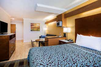 Hotel Days Inn and Suites Antioch photo 1