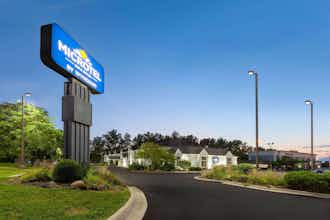 Hotel Microtel Inn & Suites by Wyndham Sunbury/Columbus North photo 1