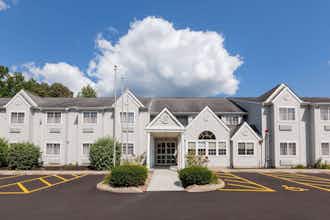 Hotel Microtel Inn & Suites by Wyndham Sunbury/Columbus North photo 2