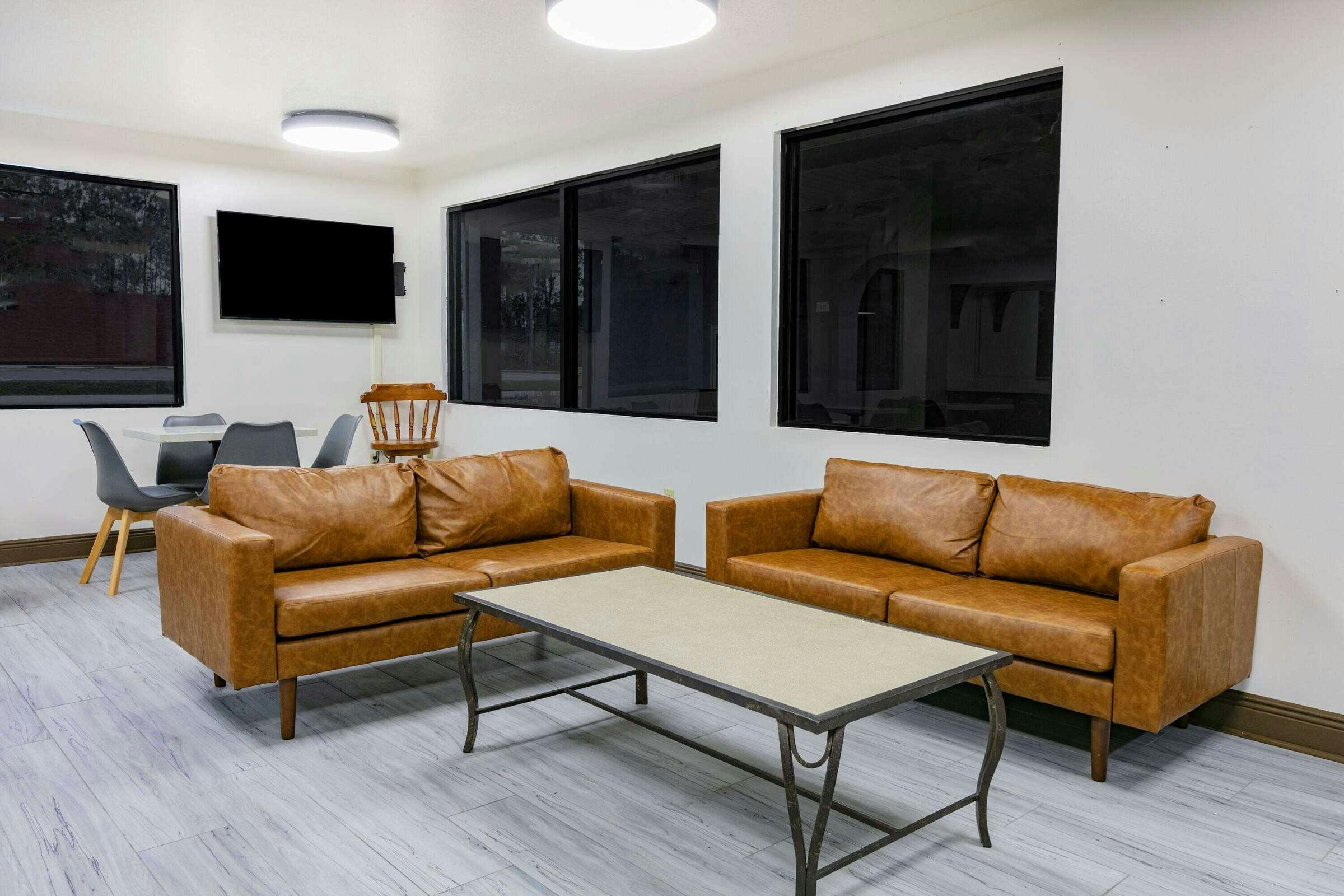 Hotel Super 8 by Wyndham Moss Point photo 1