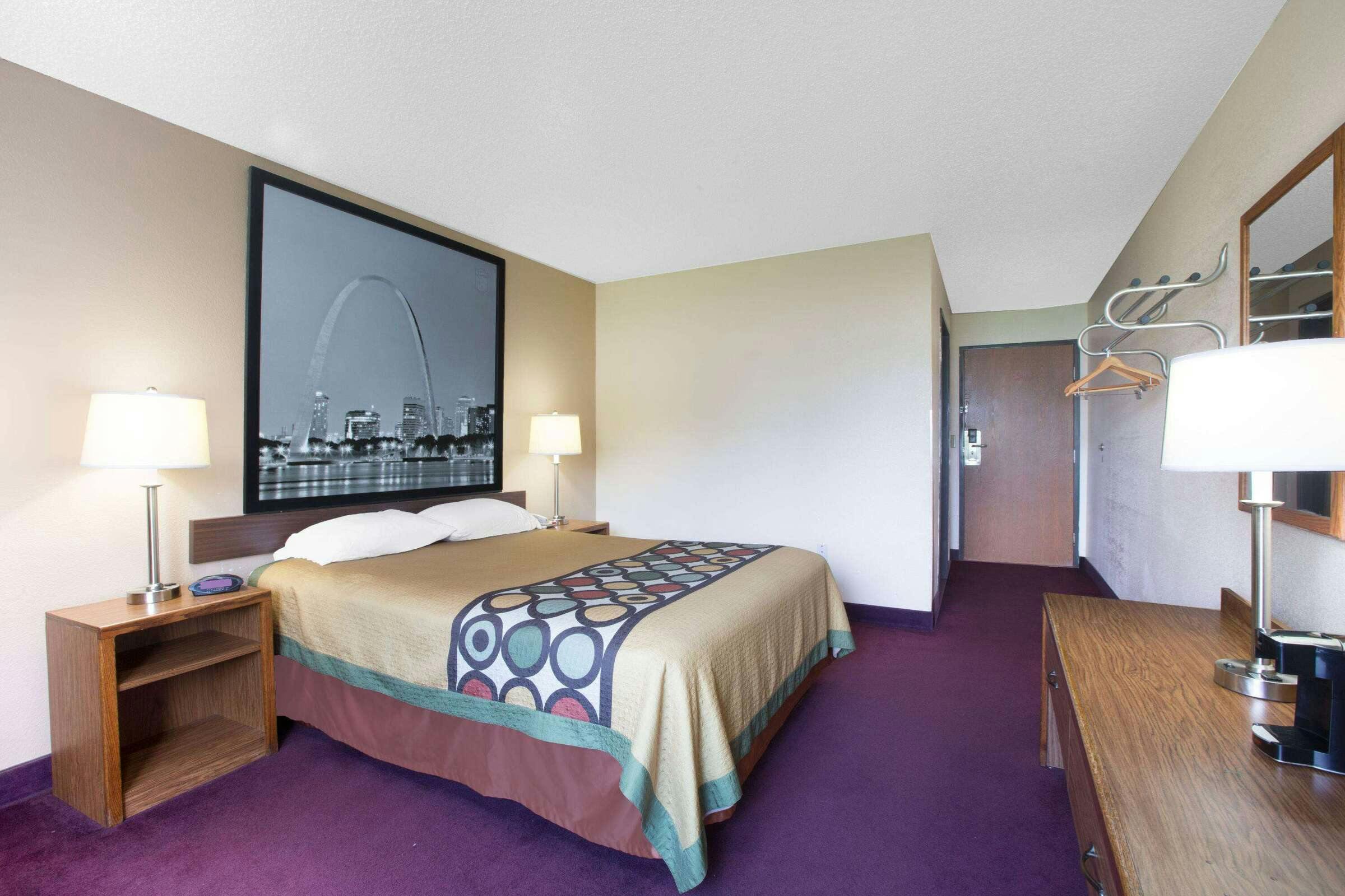 Hotel Super 8 by Wyndham Boonville photo 2