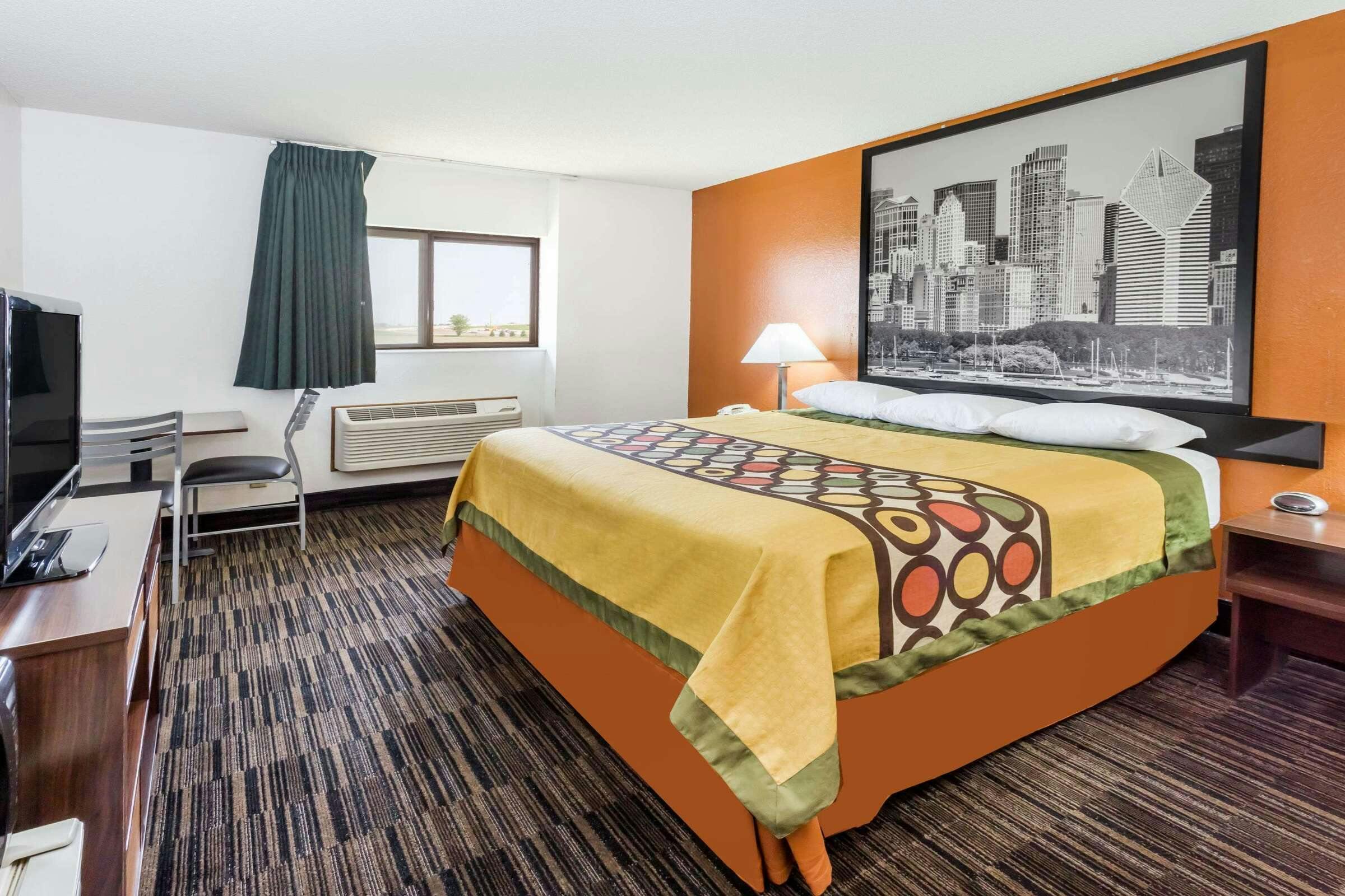 Hotel Super 8 Dixon IL photo 2