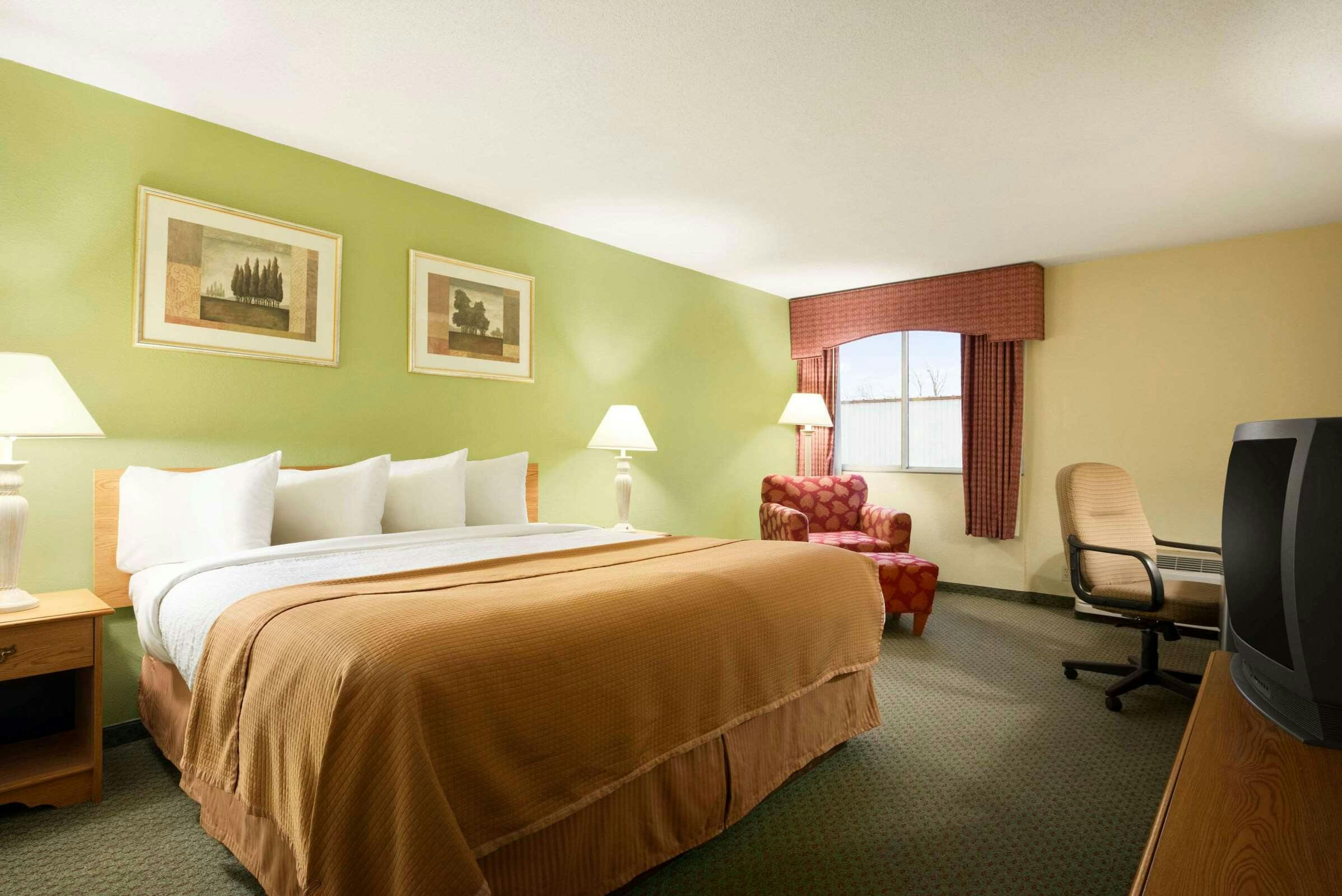 Hotel Travelodge by Wyndham Sturgis photo 5