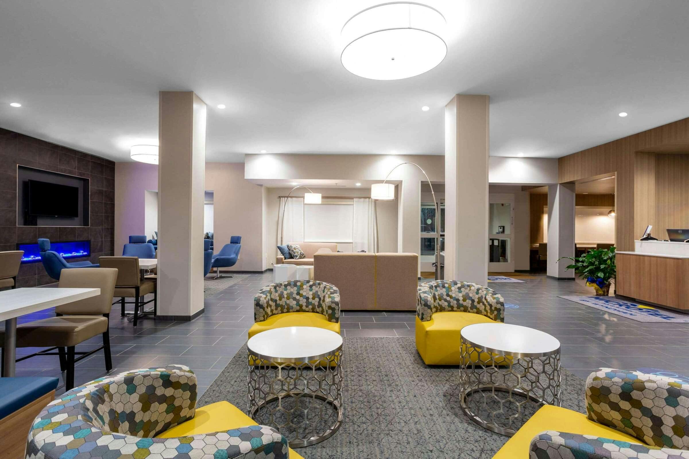 Hotel Microtel Inn & Suites by Wyndham South Hill photo 2