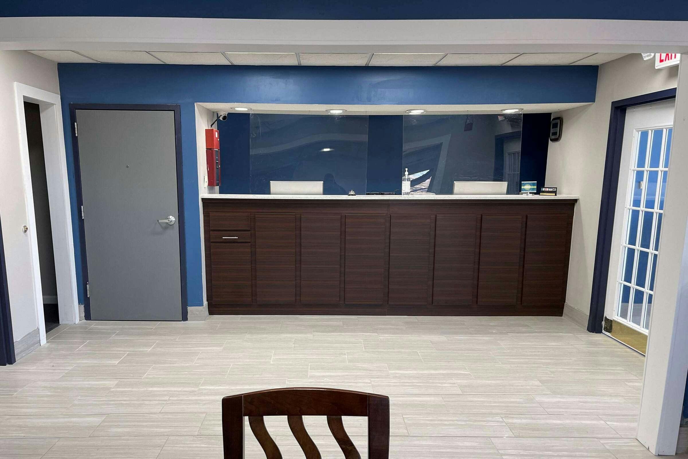 Hotel Baymont Adairsville photo 1