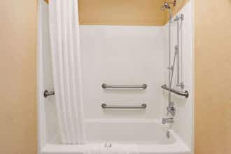 Hotel Baymont Inn and Suites Pearl photo 3