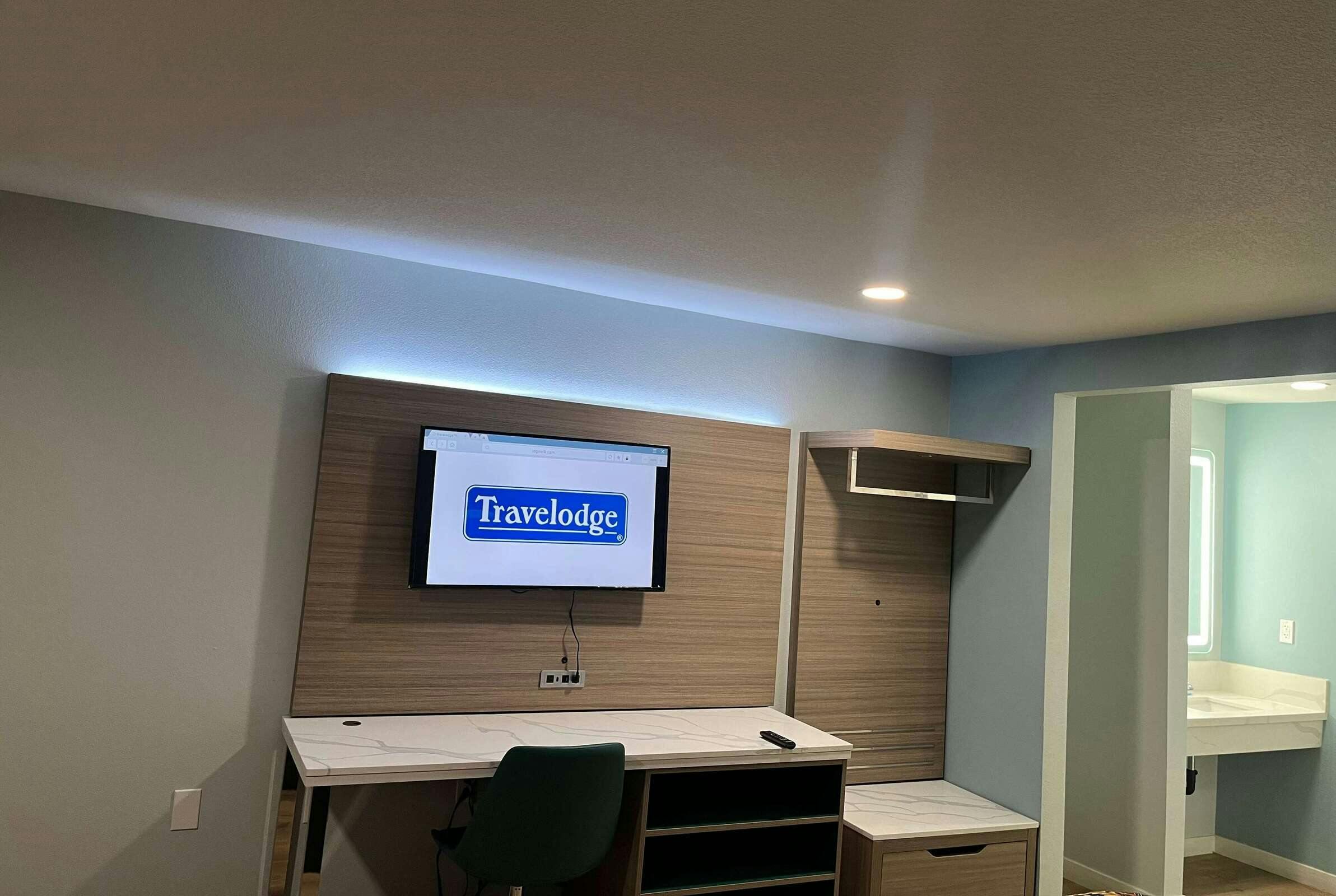 Hotel Travelodge by Wyndham Fairplex Pomona photo 1