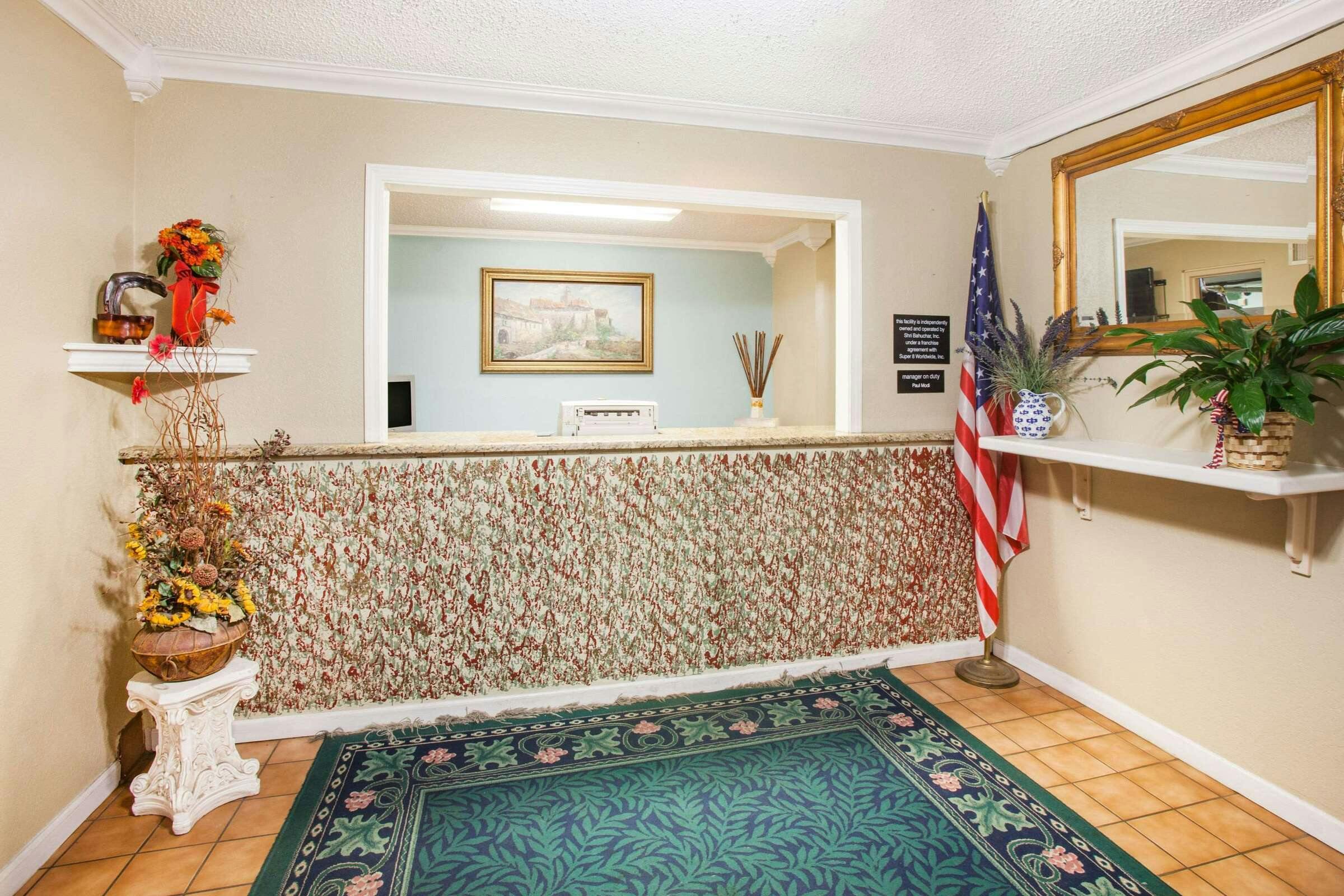 Hotel Super 8 by Wyndham Malvern photo 2