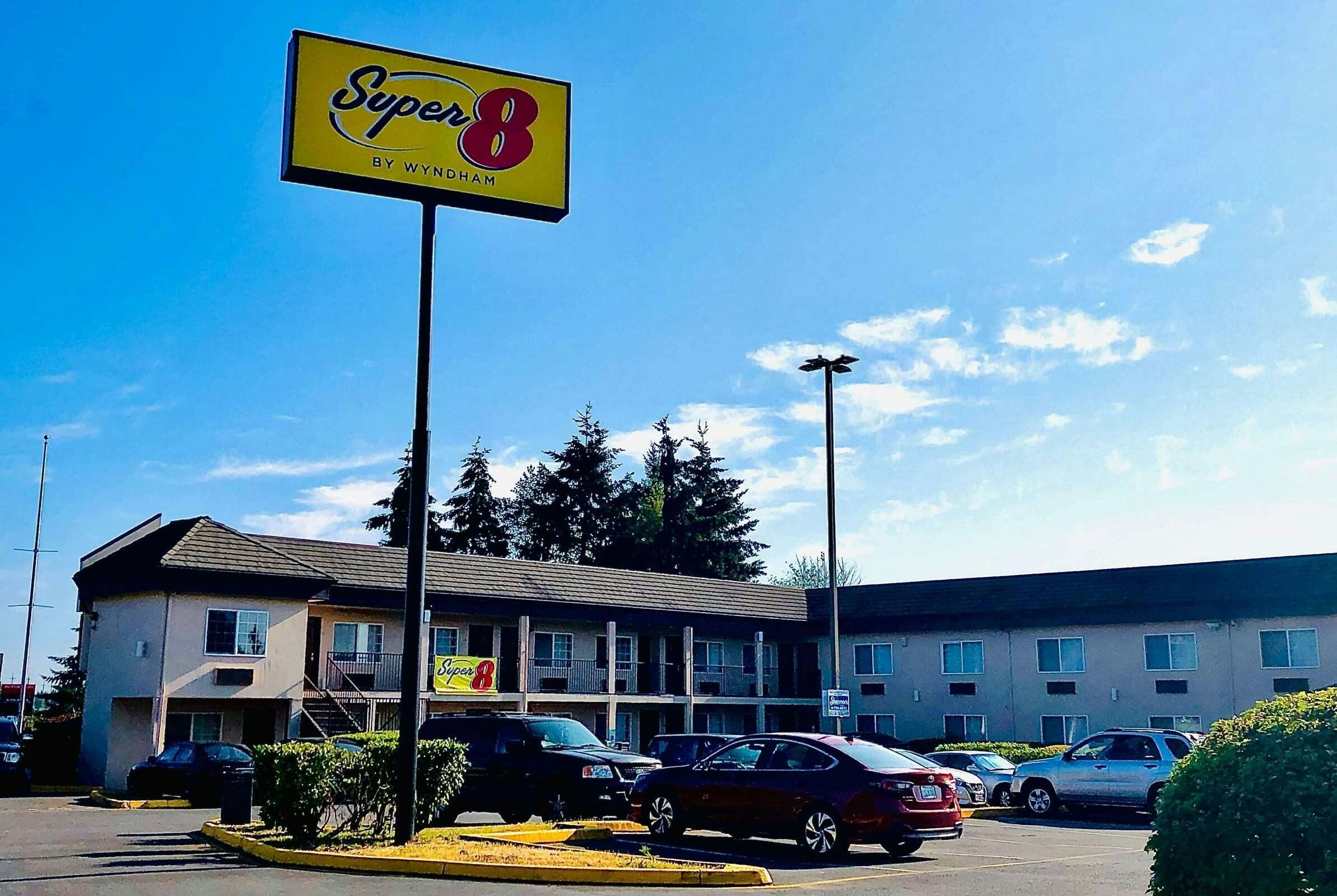 Super 8 Lynnwood