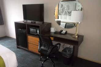 Hotel Super 8 Lynnwood photo 1