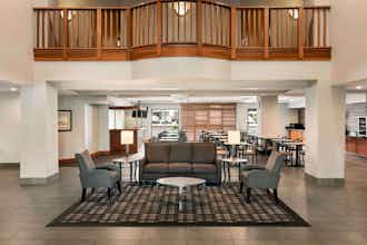 Hotel Wingate by Wyndham Cincinnati/Blue Ash photo 1
