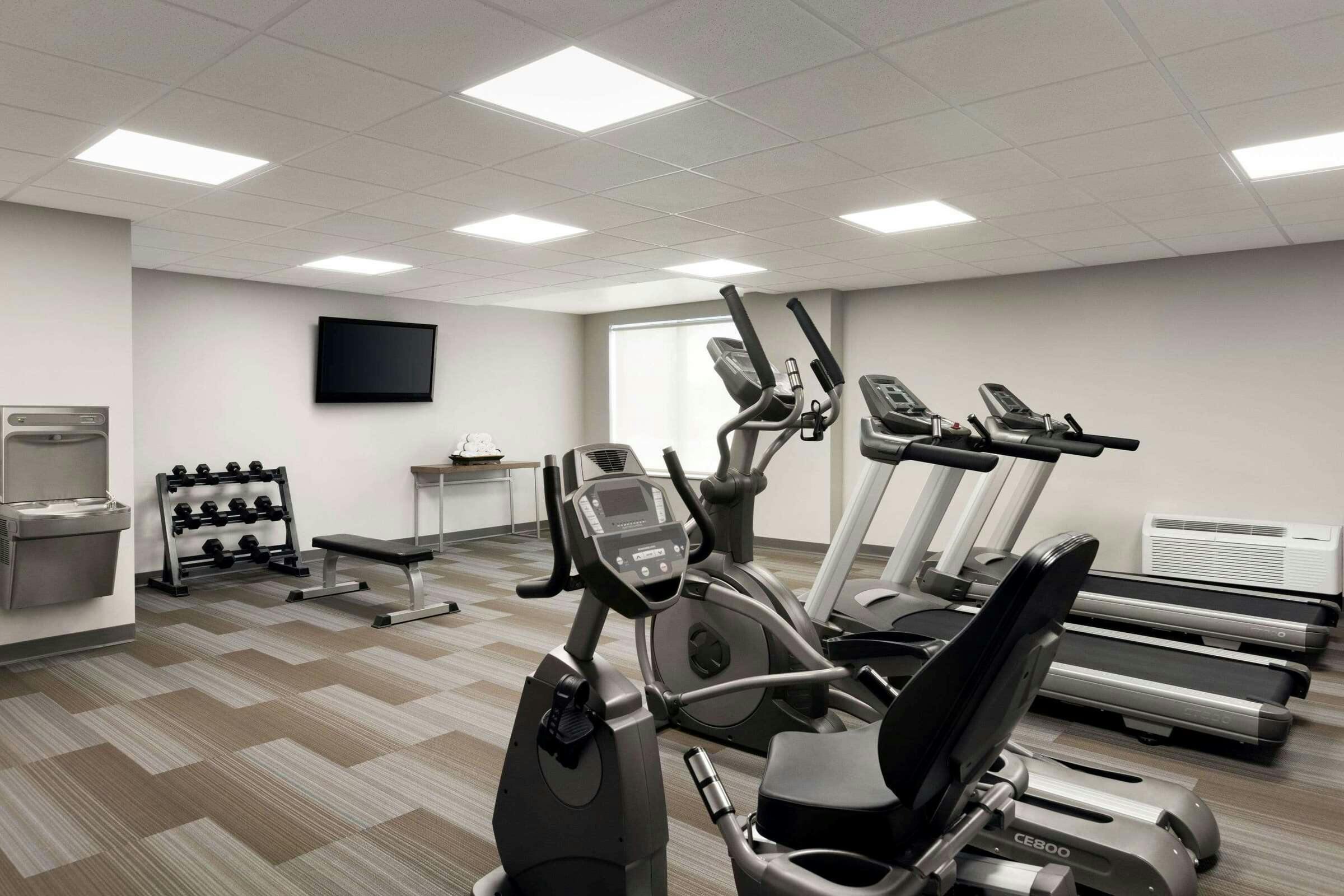 Hotel Wingate by Wyndham Cincinnati/Blue Ash photo 4