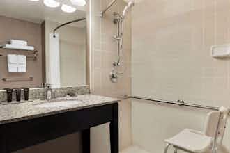 Hotel Wingate by Wyndham Cincinnati/Blue Ash photo 5