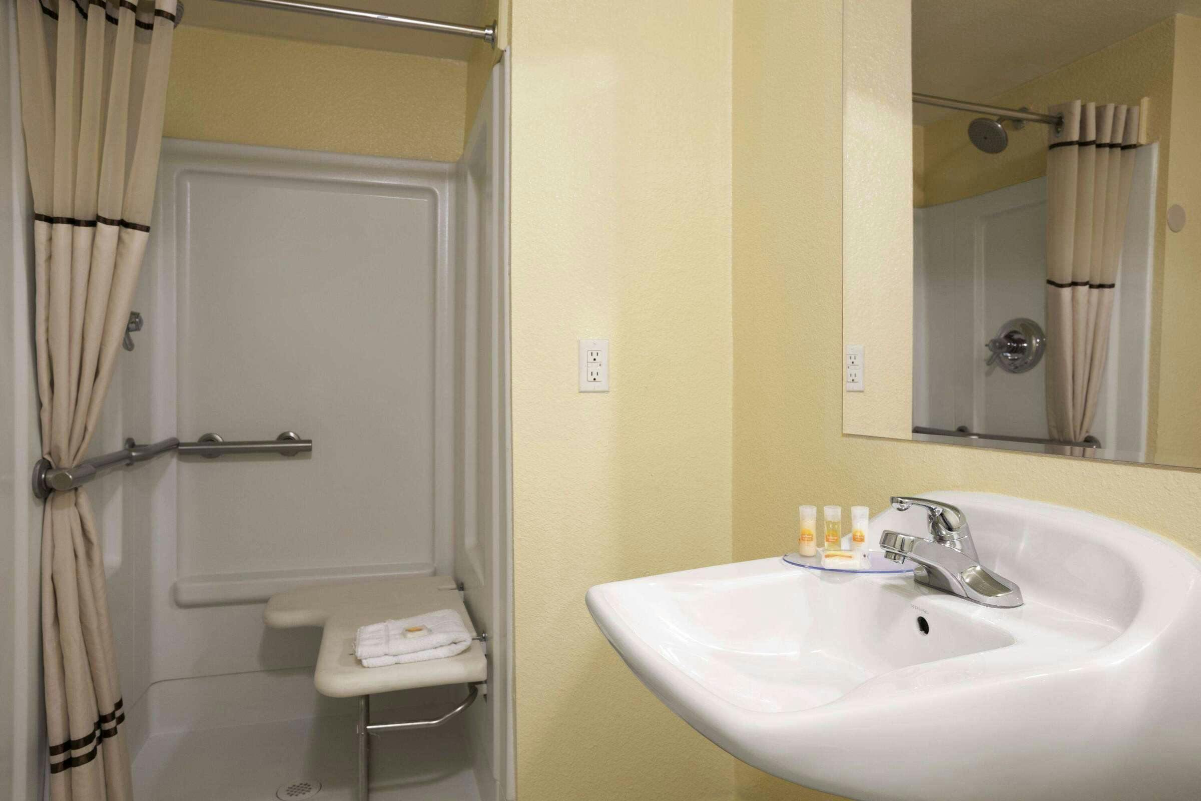 Hotel Days Inn by Wyndham Denver Downtown photo 4