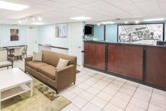 Hotel Super 8 by Wyndham Decatur/Lithonia/Atl Area photo 1