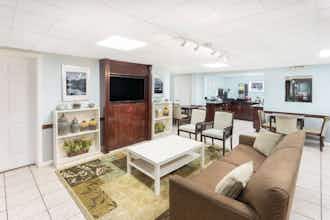 Hotel Super 8 by Wyndham Decatur/Lithonia/Atl Area photo 2