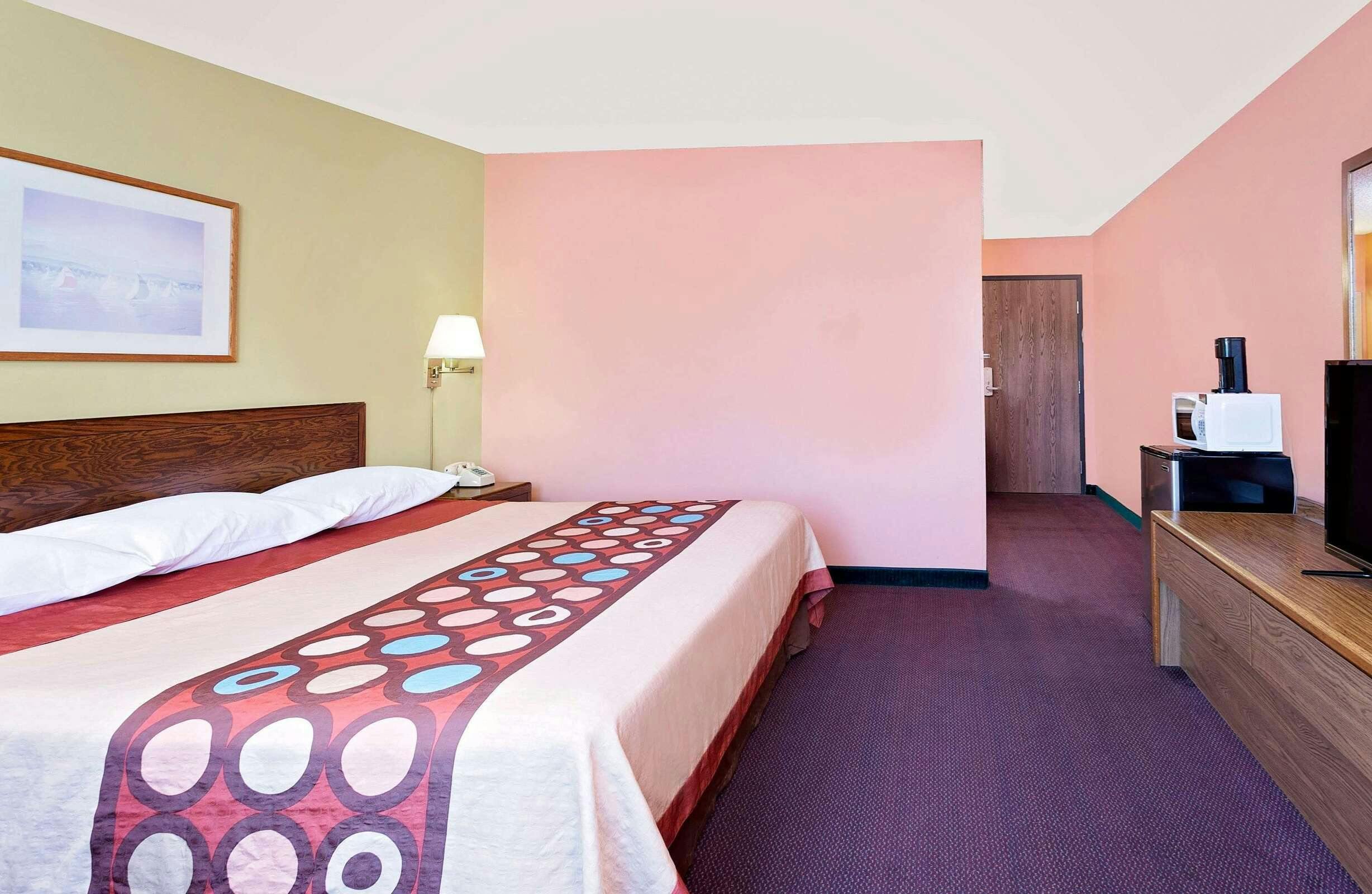 Hotel Super 8 by Wyndham Sturgeon Bay photo 5