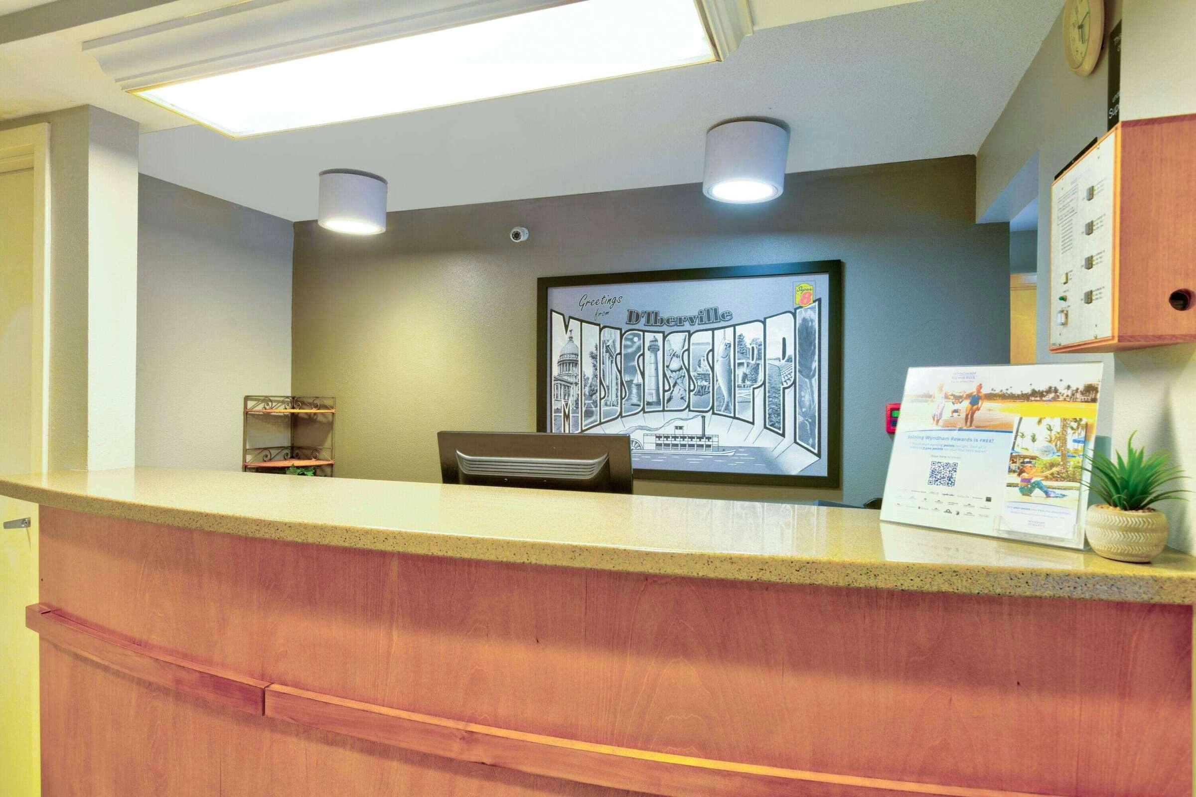 Hotel Super 8 Diberville Biloxi Area photo 4