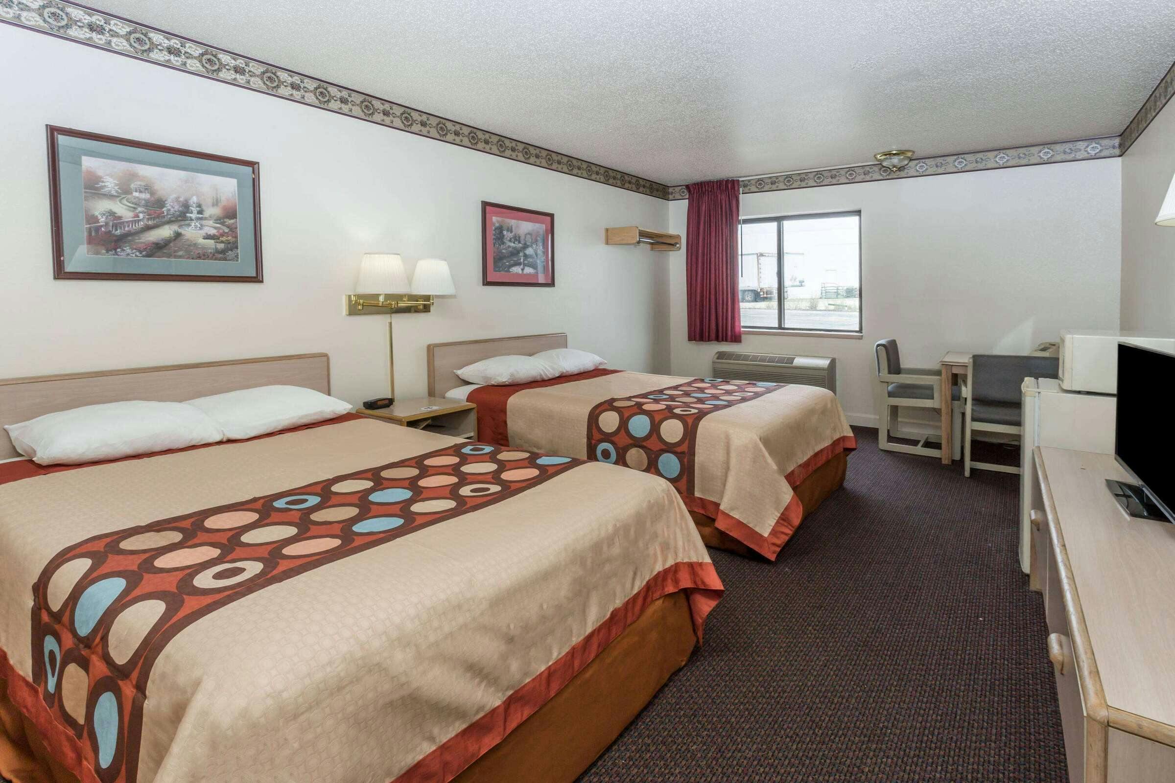 Hotel Super 8 by Wyndham Morris photo 4