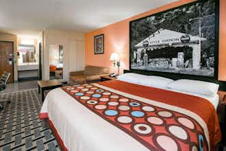Hotel Super 8 by Wyndham Farmers Branch/North Dallas photo 5