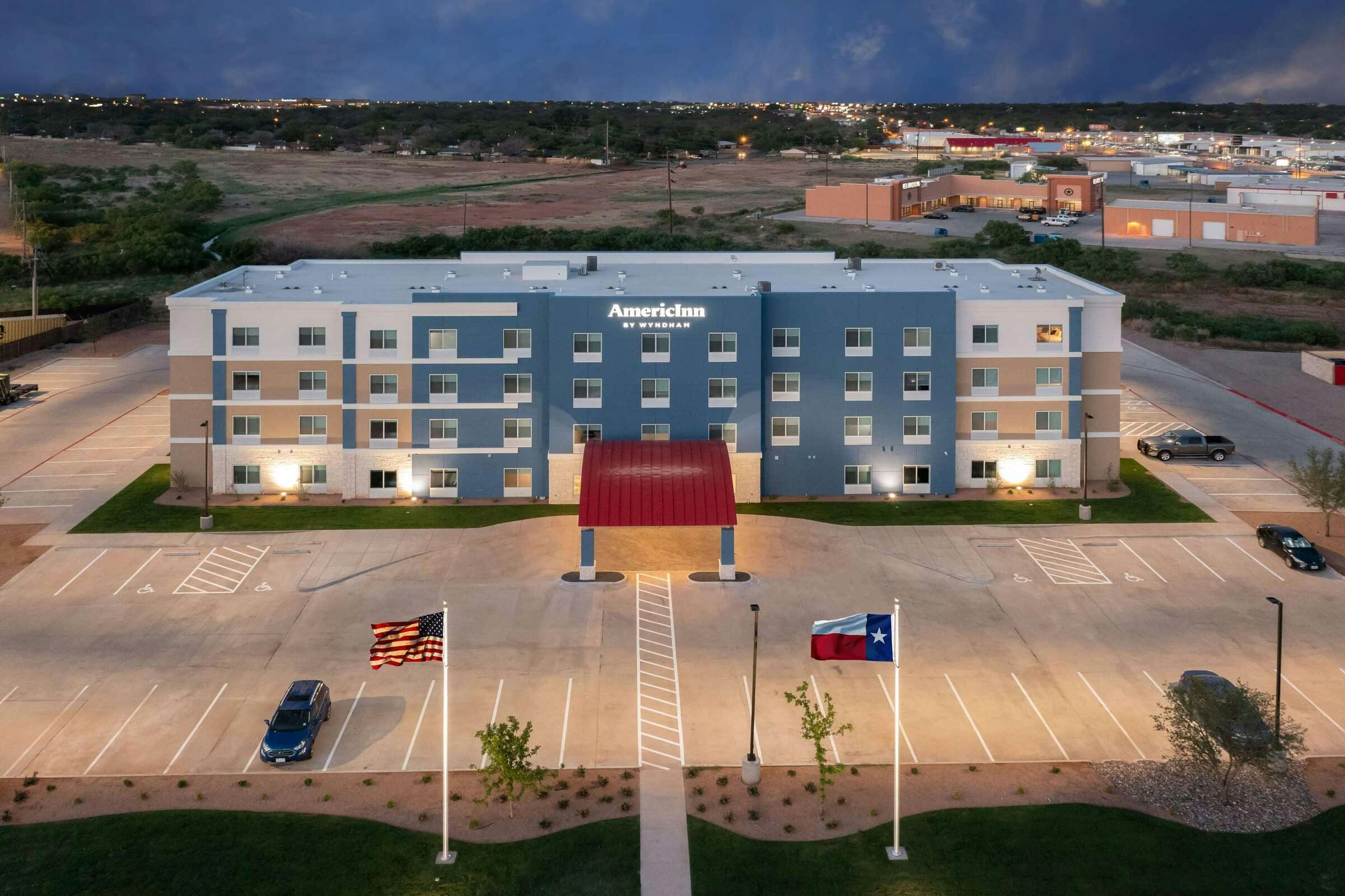 Hotel AmericInn San Angelo photo 2