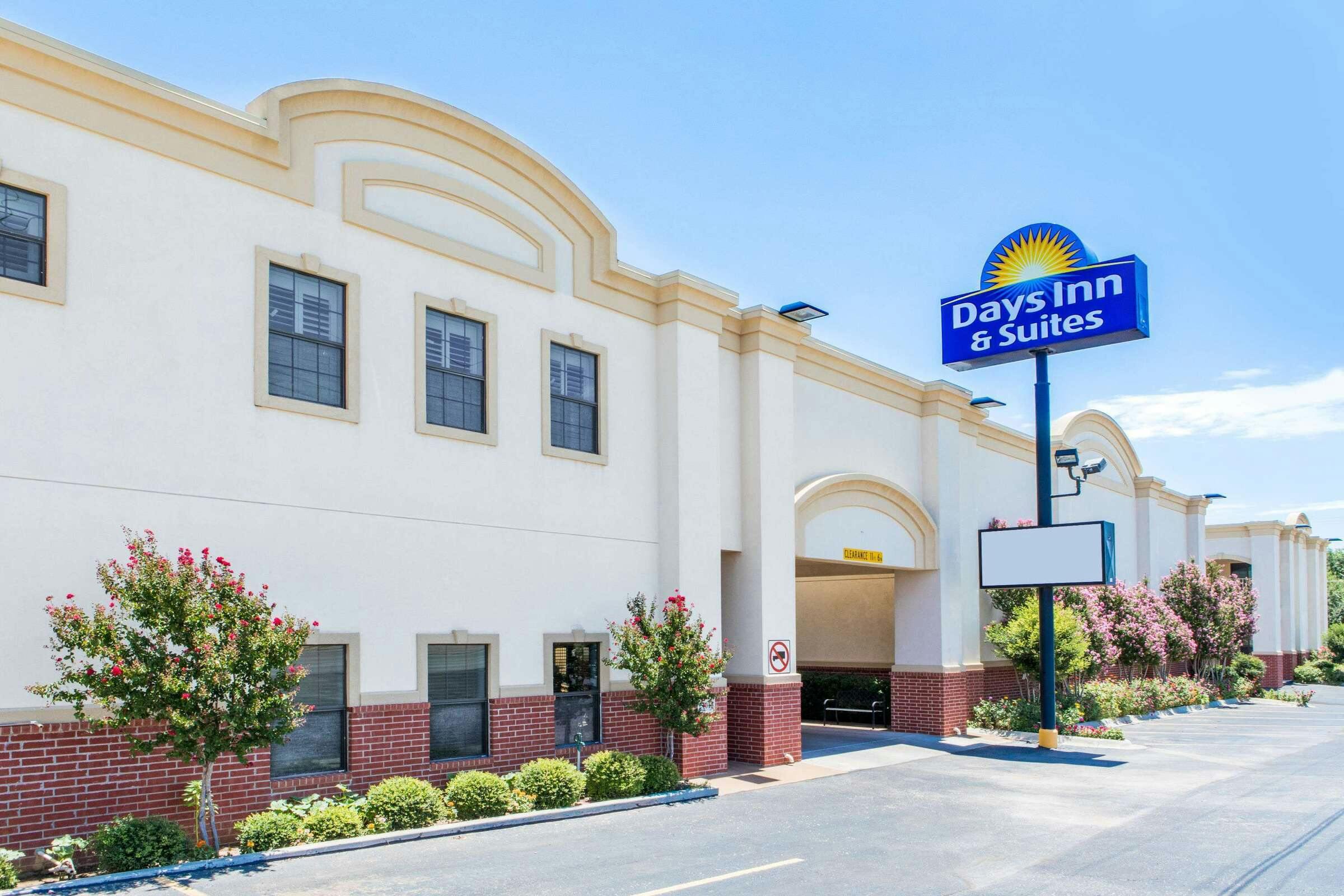 Days Inn and Suites Big Spring