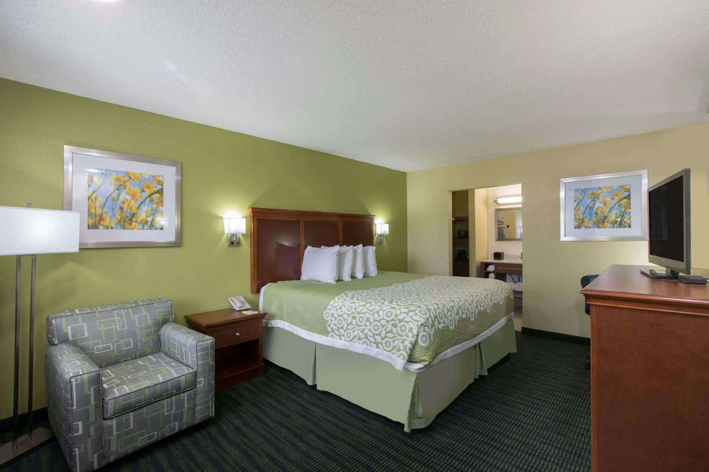 Hotel Days Inn and Suites Big Spring photo 2