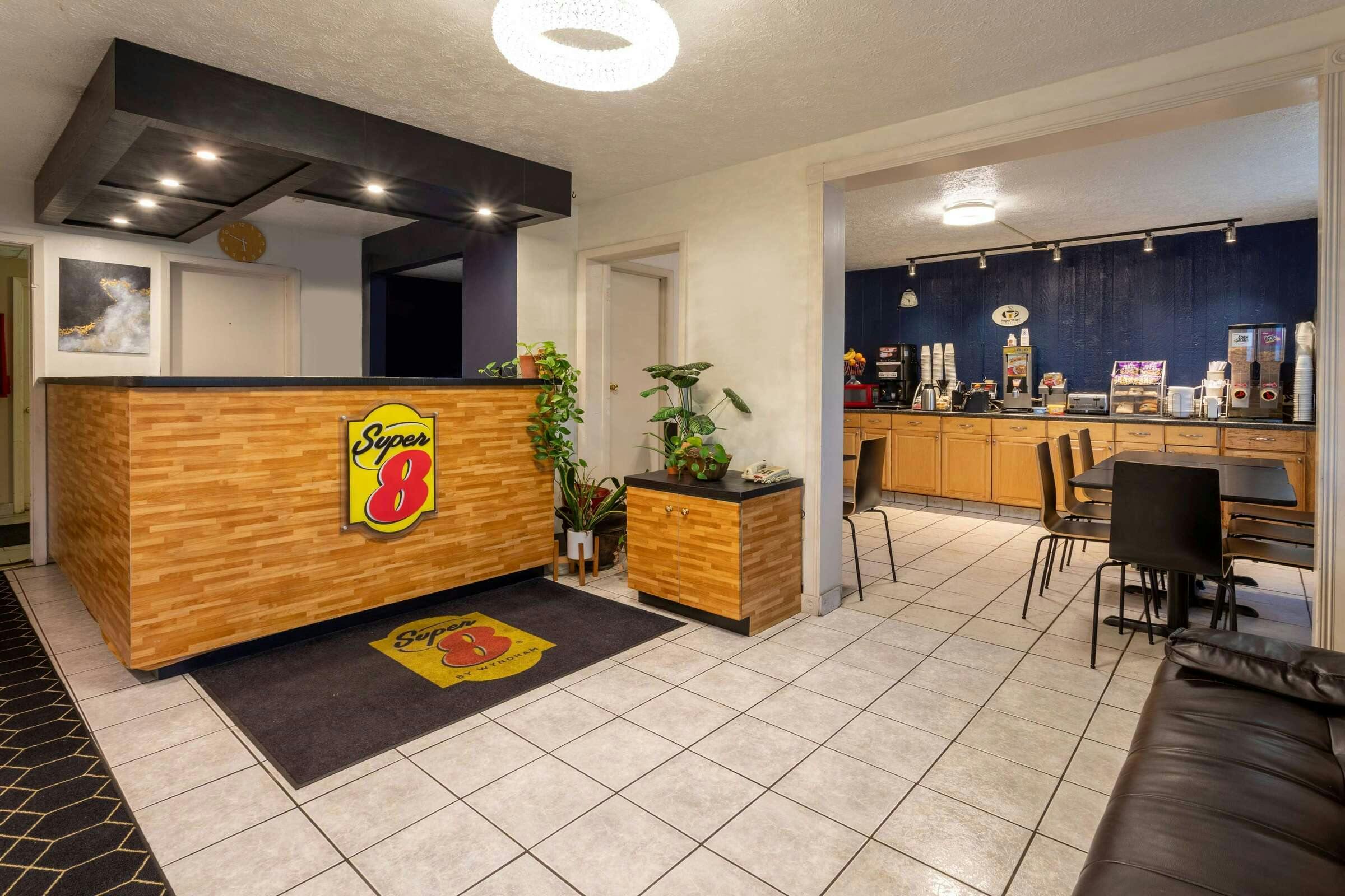 Hotel Super 8 Wooster OH photo 3