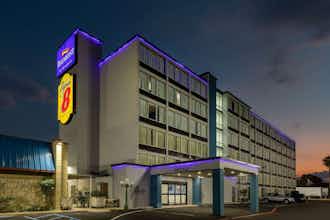Hotel Baymont Laredo photo 1