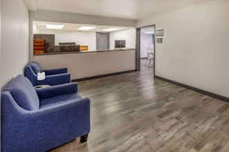 Hotel Baymont Laredo photo 4