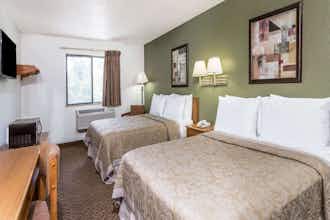 Hotel Super 8 Hampton photo 2