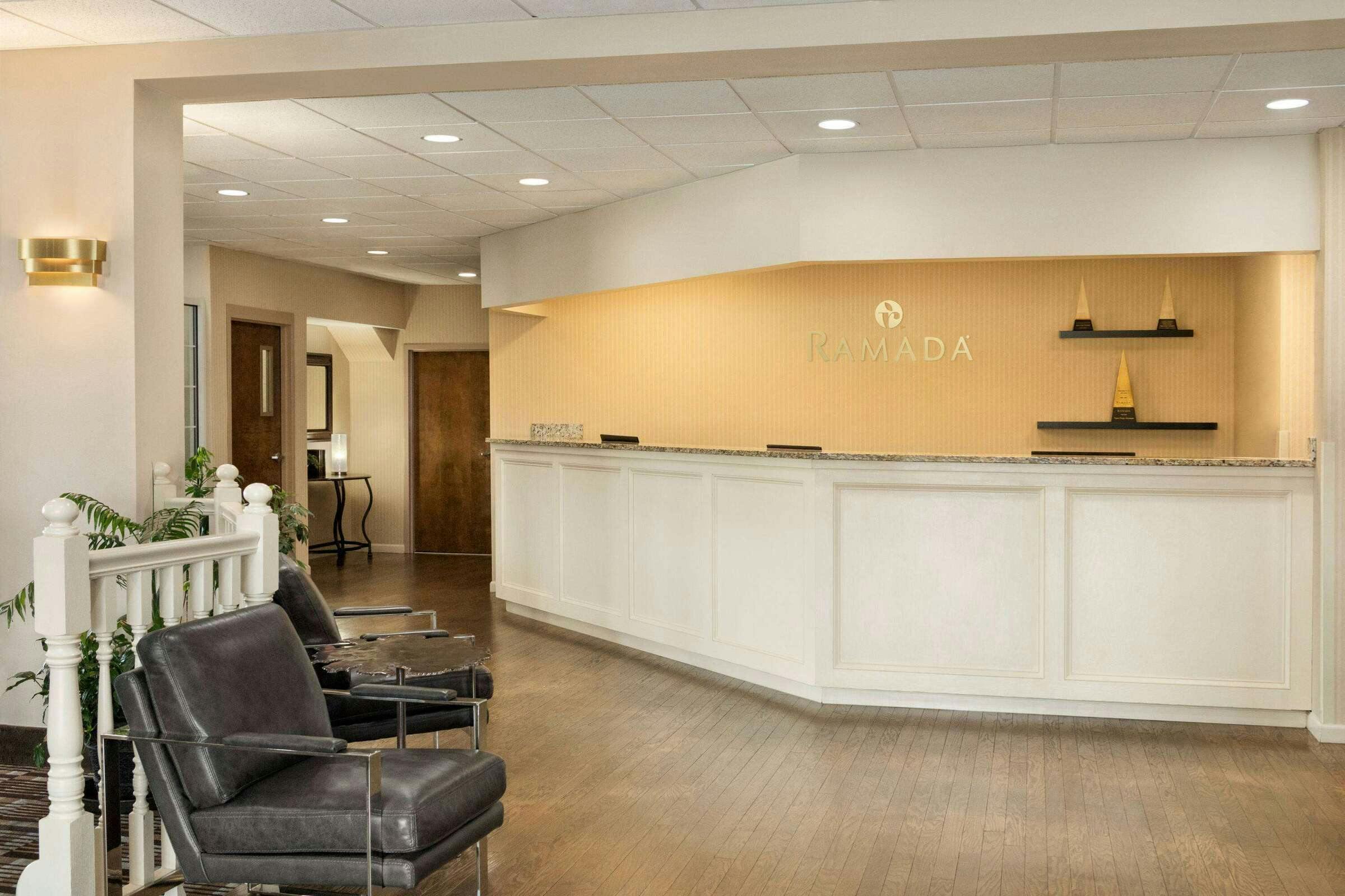 Hotel Ramada by Wyndham Pigeon Forge North photo 4