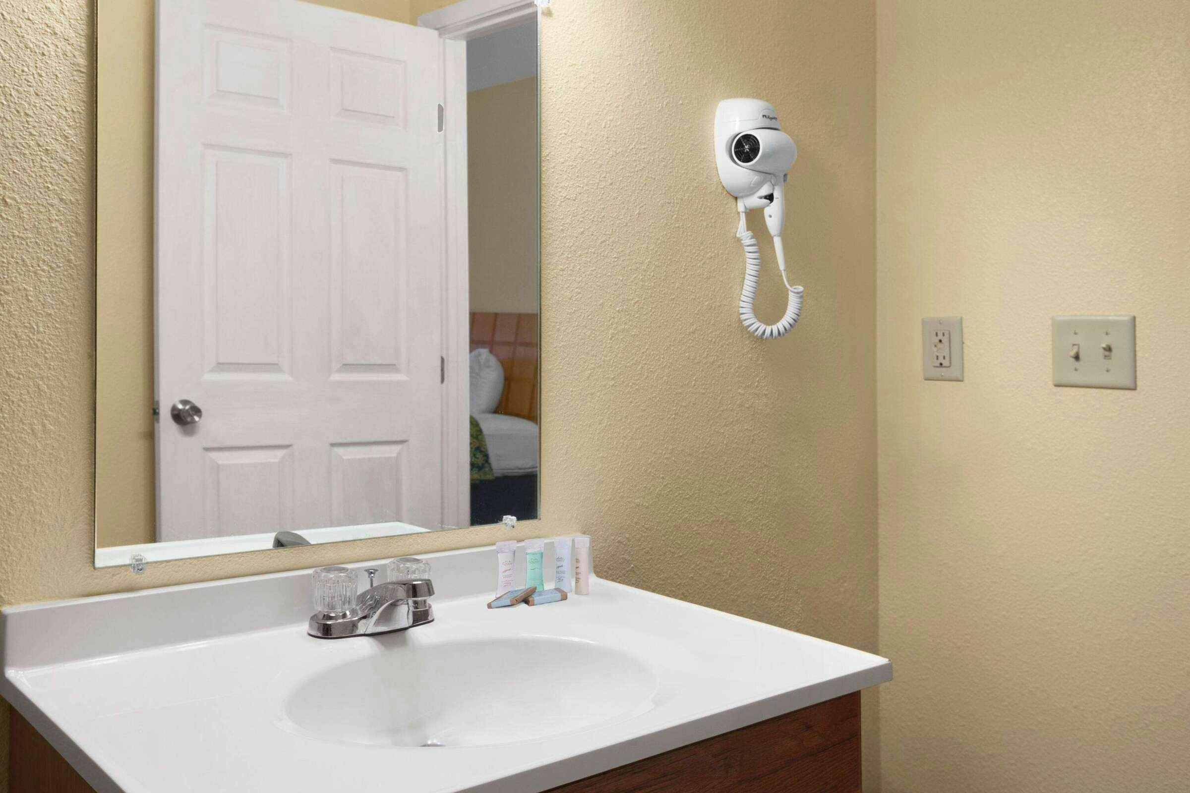 Hotel Travelodge Clovis photo 3