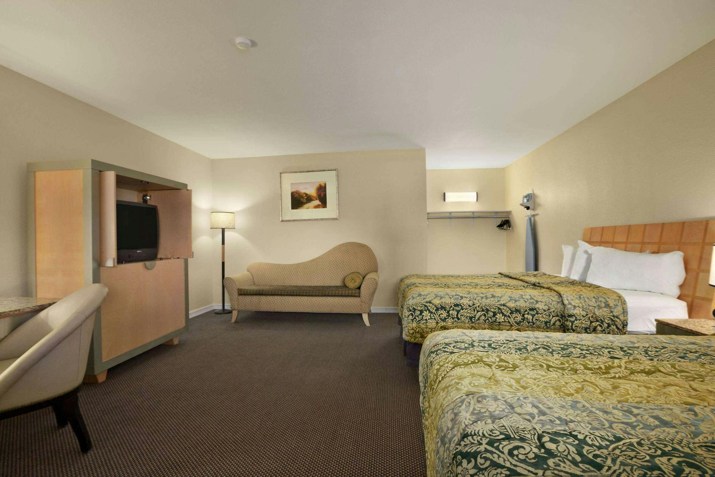 Hotel Travelodge Clovis photo 4