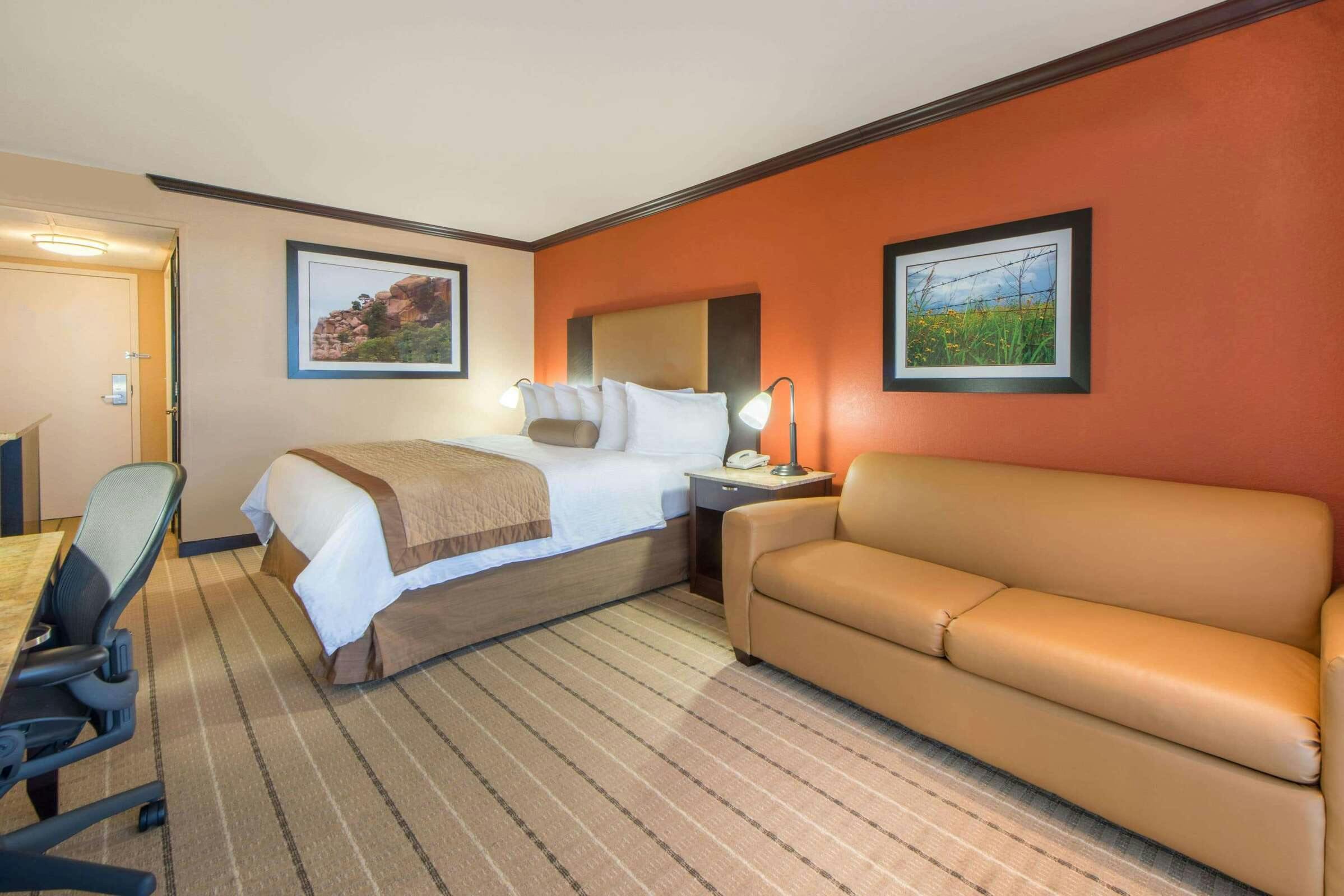 Hotel Wyndham Garden OKC Conf Ctr photo 5