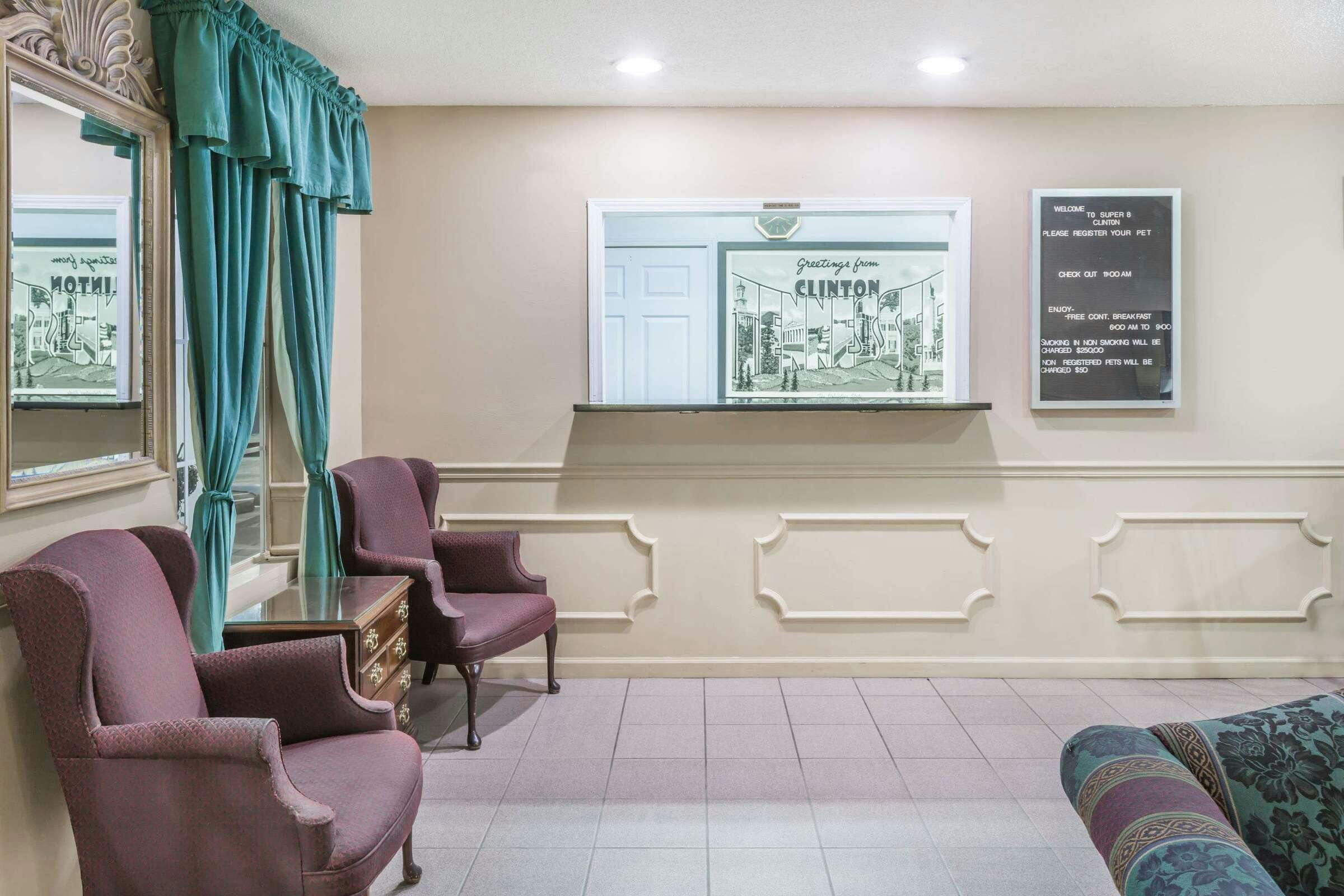 Hotel Super 8 by Wyndham Clinton photo 2