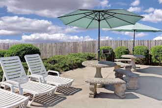 Hotel Baymont Inn Suites Sanford photo 3