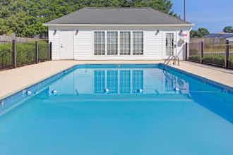 Hotel Baymont Inn Suites Sanford photo 4