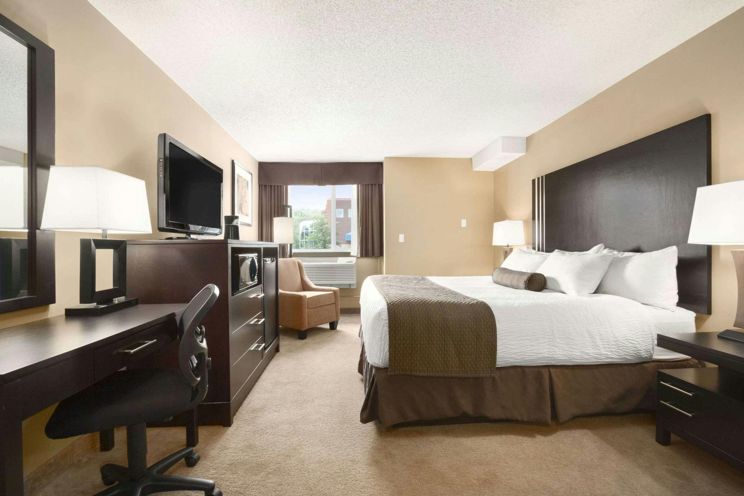 Hotel Days Inn Calgary Northwest photo 5