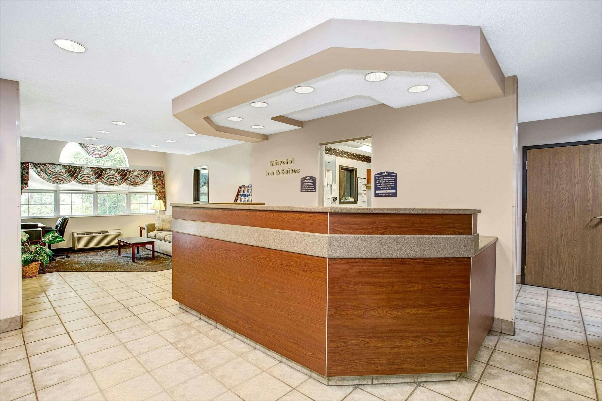 Hotel Microtel Inn & Suites by Wyndham Mason/Kings Island photo 1