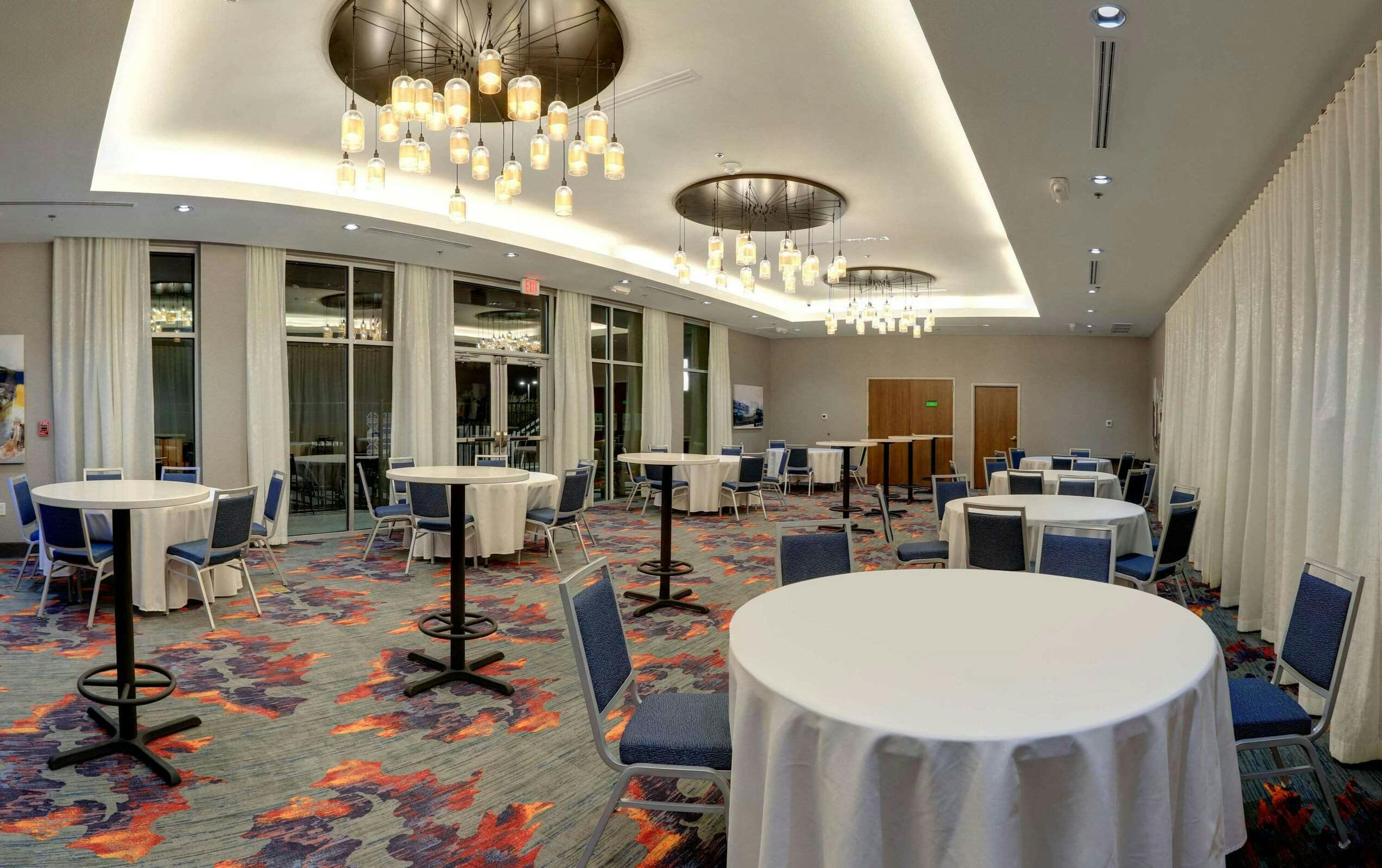 Hotel La Quinta Inn Suites Lakeway photo 4