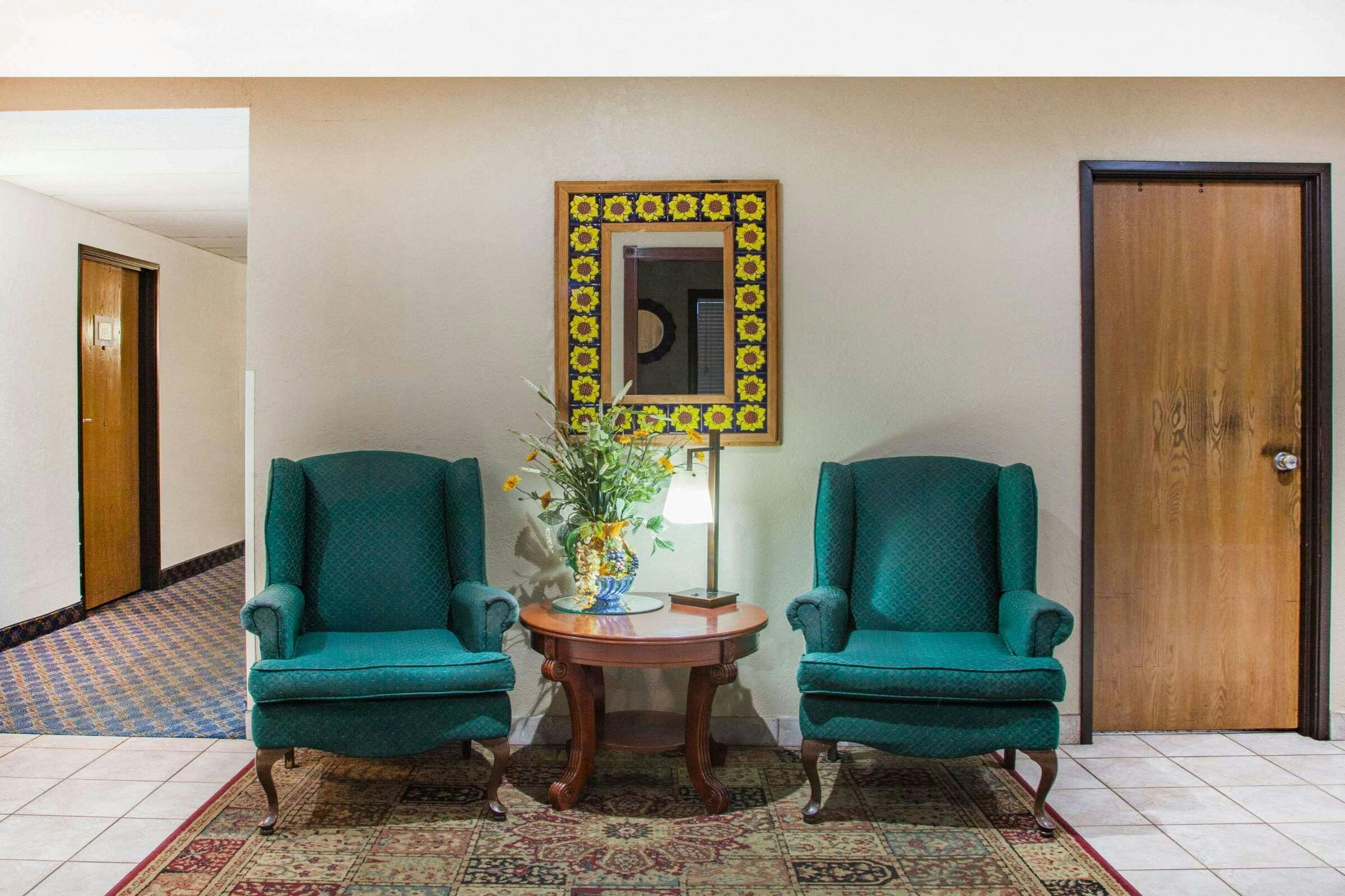 Hotel Super 8 Hot Springs AR photo 1