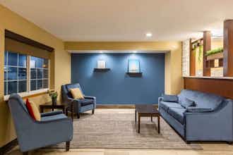 Hotel AmericInn by Wyndham Jefferson photo 1