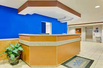 Hotel Microtel Inn & Suites by Wyndham Augusta Riverwatch photo 2