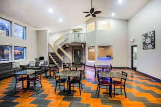 Hotel Baymont Appleton photo 2