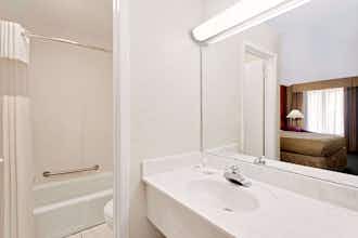 Hotel Days Inn by Wyndham Fort Walton Beach photo 2