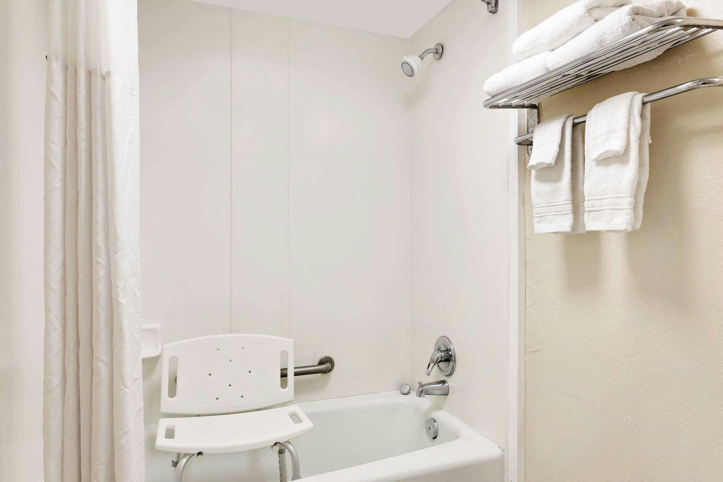 Hotel Days Inn by Wyndham Fort Walton Beach photo 3