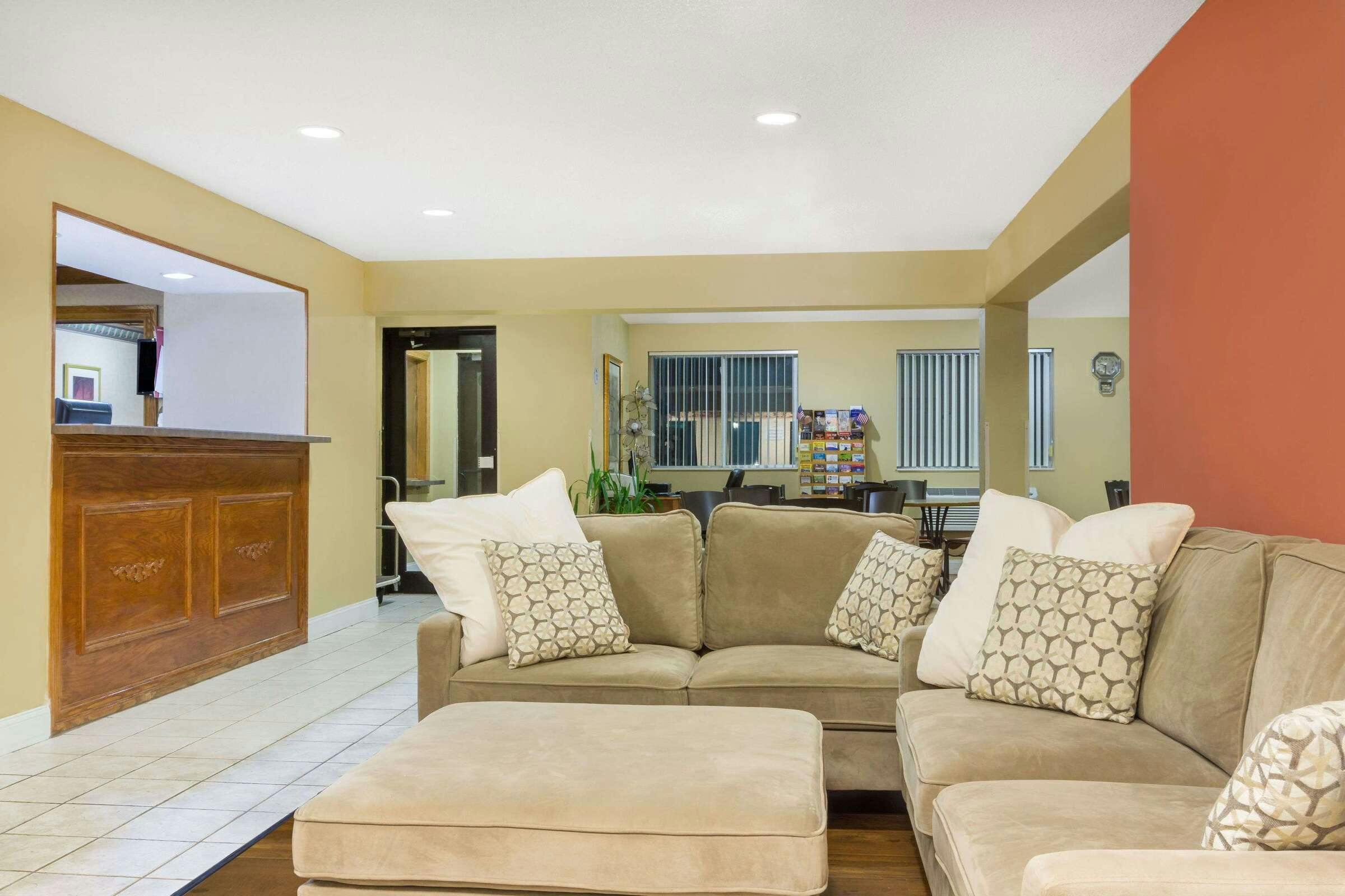 Hotel Baymont I S Huber Hts/Dayton photo 1