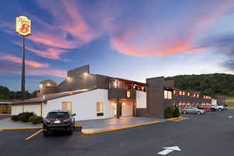Hotel Super 8 Bridgeport photo 1