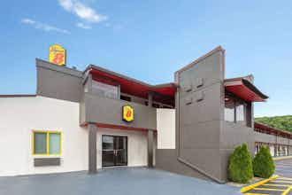 Hotel Super 8 Bridgeport photo 2